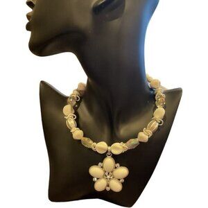 White Flower Pendant Beaded Choker Necklace With Clear Beads